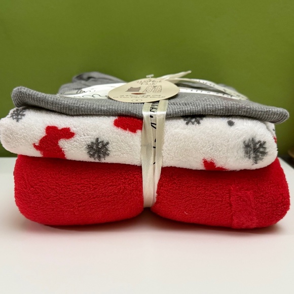 Comfy Wishful Park 3-Piece PJ Set - Picture 2 of 6